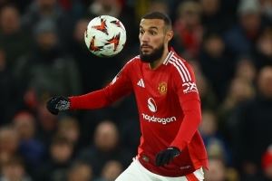 记者：马兹拉维缺席，小将萨姆-马瑟参加曼联一线队训练